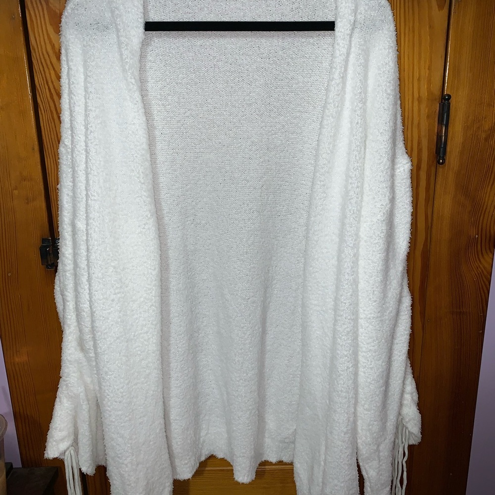 Sherpa white sweater size XL-XXL